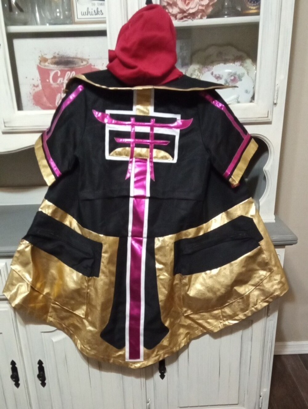 Spirit Kids Black Cape with Pink Panel and Gold Trim - Picture 3 of 5